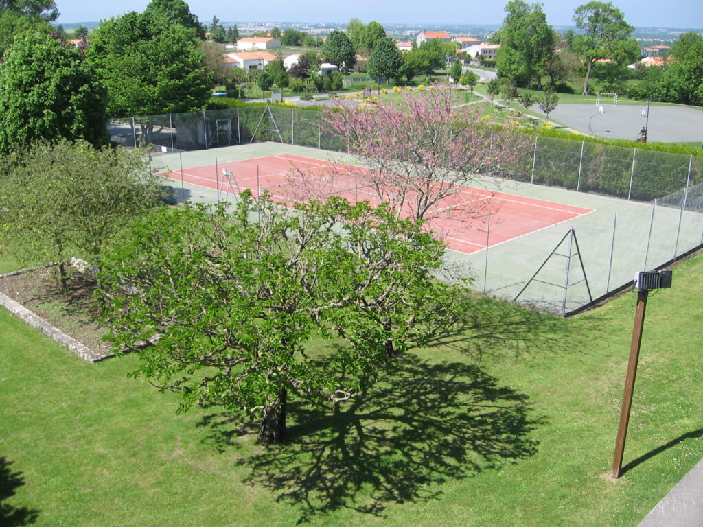 Le court de tennis